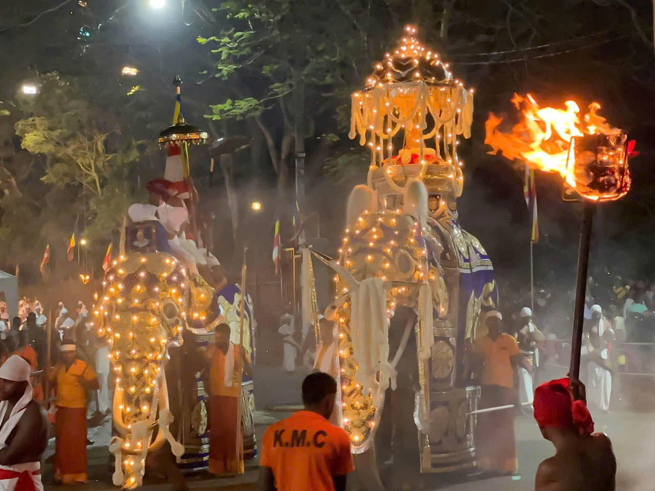DU LỊCH HÀNH HƯƠNG SRILANKA COLOMBO - LỄ HỘI RƯỚC XÁ LỢI RĂNG PHẬT SRILANKA NHẬN KHÁCH TỪ HÀ NỘI TP HỒ CHÍ MINH 