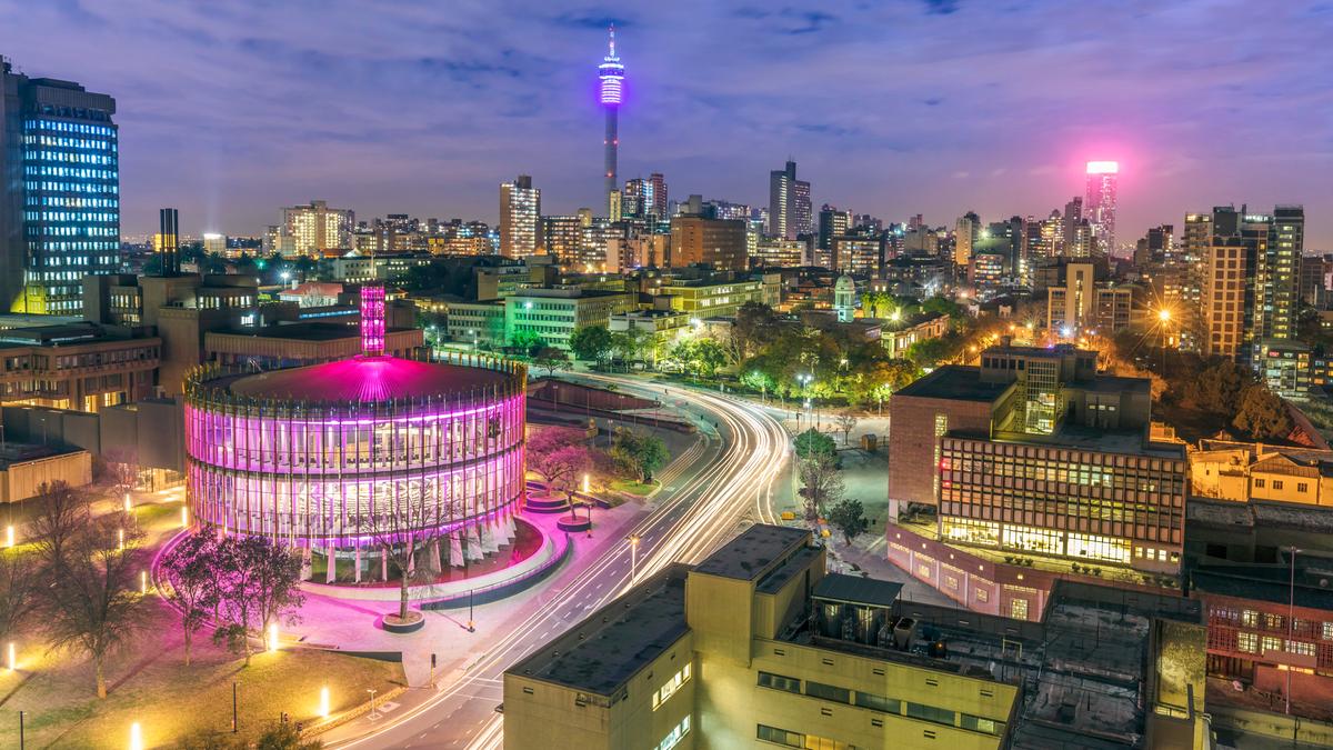 TOUR DU LỊCH NAM PHI GIÁ RẺ TỪ HÀ NỘI -TP HCM – THƯỞNG NGOẠN MÙA PHƯỢNG TÍM 2026 BẢN TRUYỀN THỐNG 